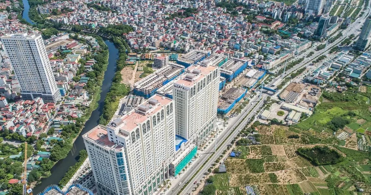 Roman Plaza — ảnh bìa