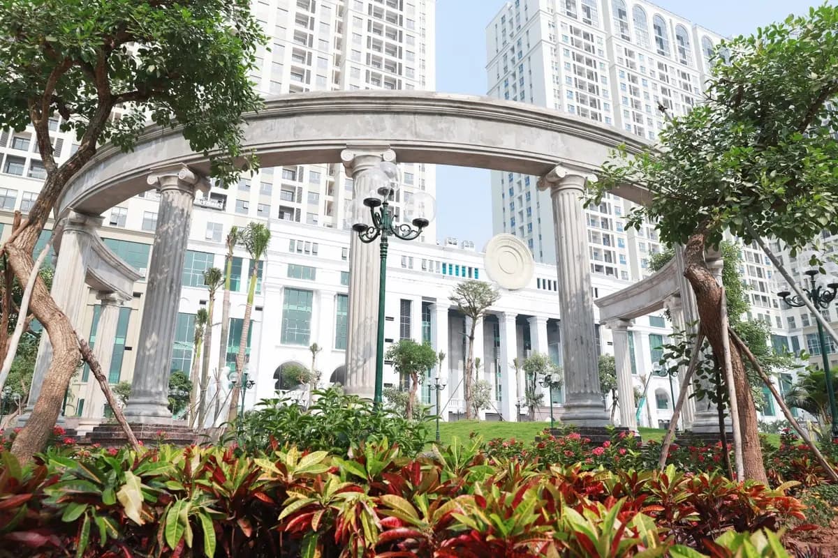 Roman Plaza — ảnh 2 trong 3