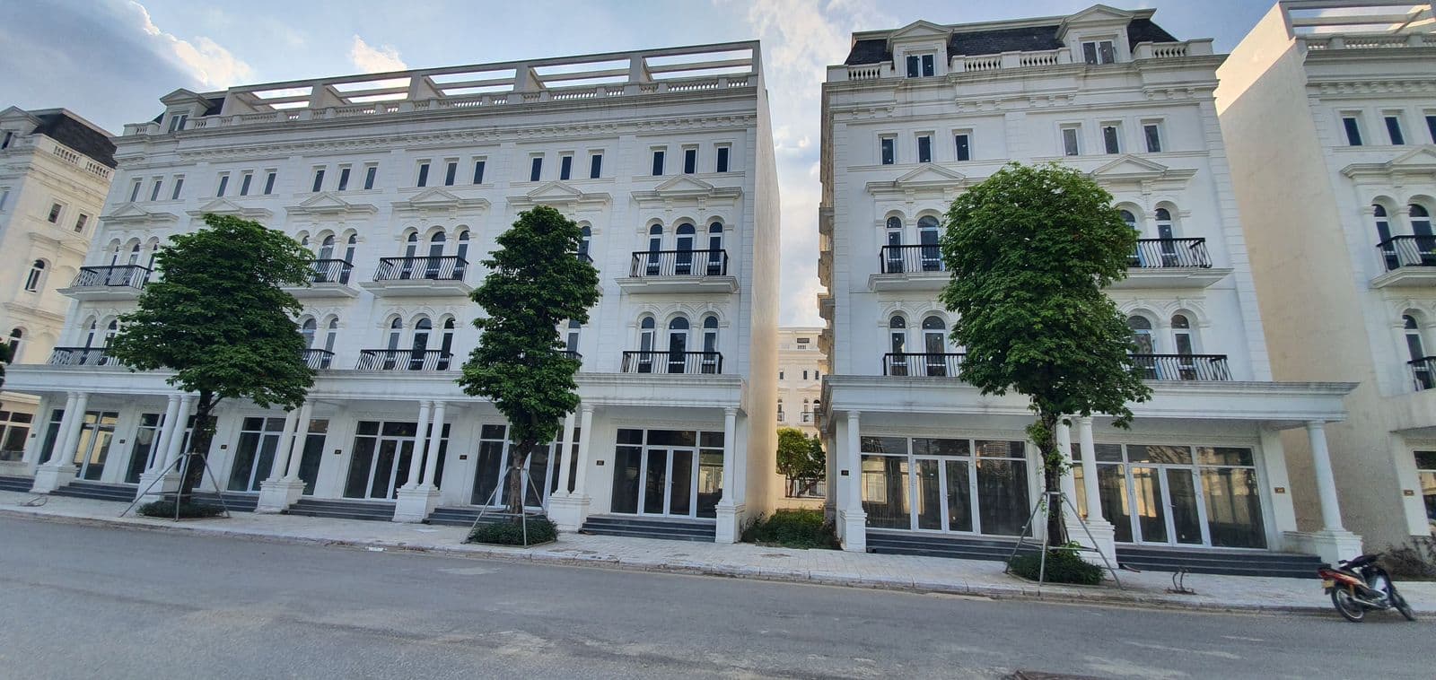 Mặt bằng đẹp Cho thuê Liền kề 100m2 5 tầng Louis City Đại Mỗ