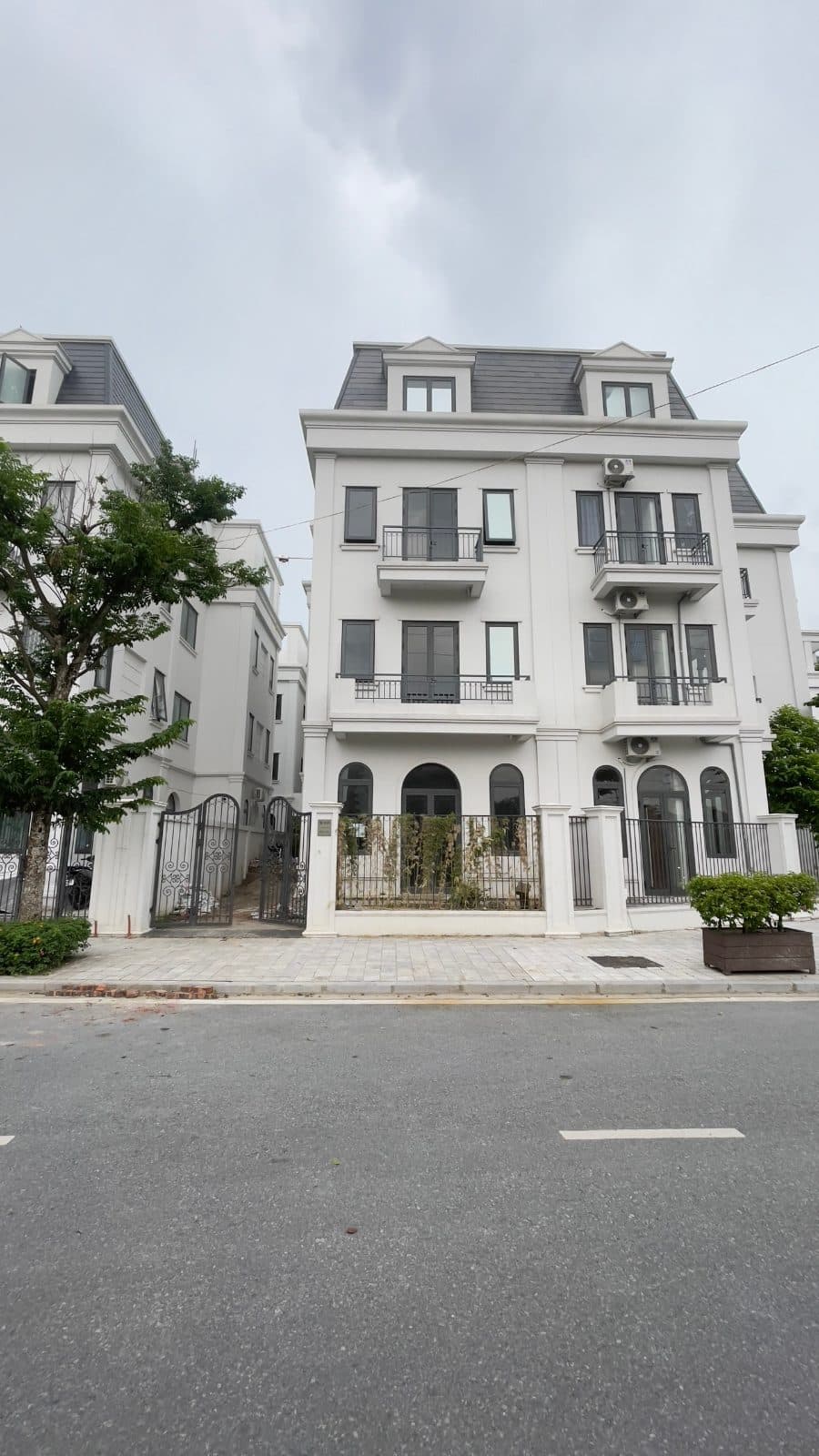 Bán biệt thự Solasta Mansion R02.17, 170m2 đất, 31,17 tỷ