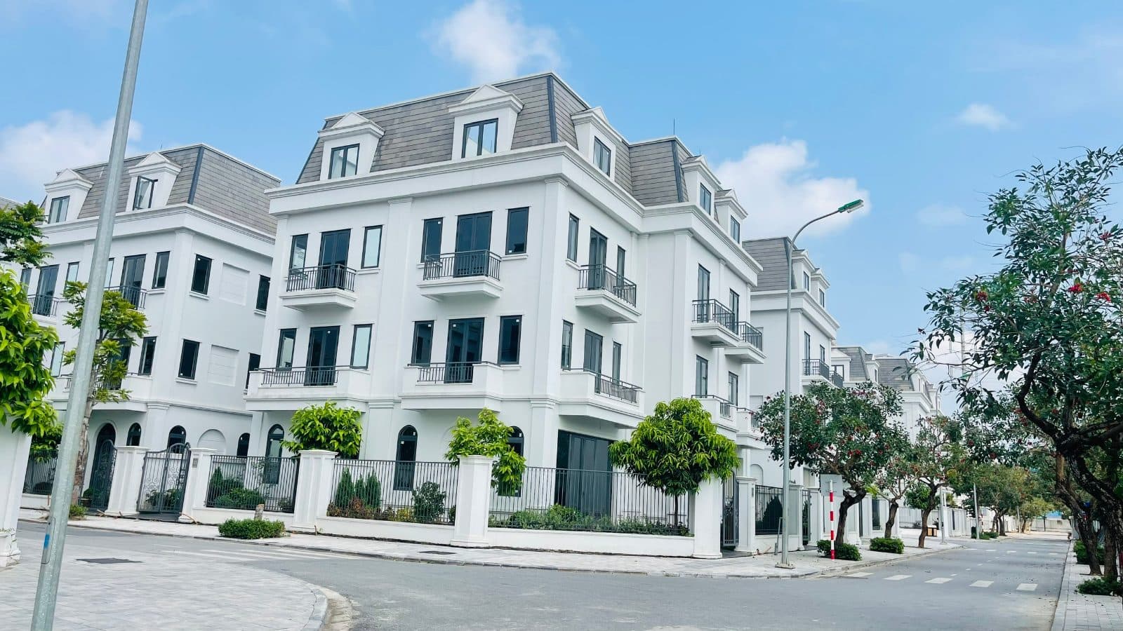 Bán biệt thự Solasta Mansion R02.17, 170m2 đất, 31,17 tỷ — ảnh 2 trong 3