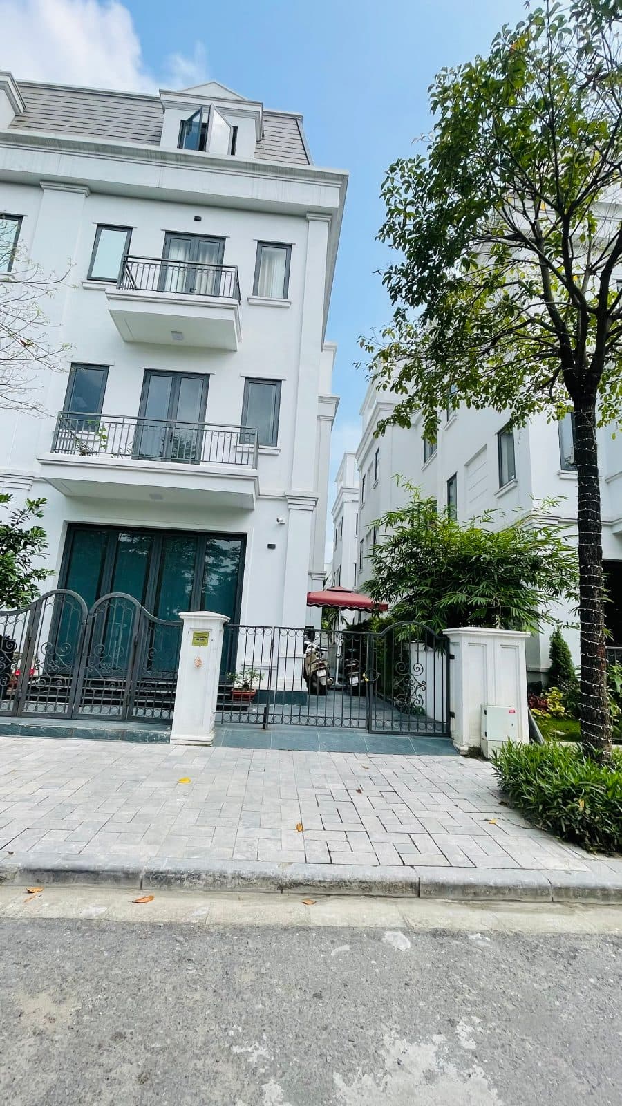 Biệt thự Solasta Mansion R01.31 212,5m2 — 77 triệu/m2 sàn