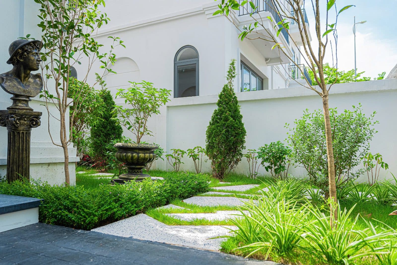 Biệt thự Solasta Mansion R01.31 212,5m2 — 77 triệu/m2 sàn — ảnh 3 trong 3
