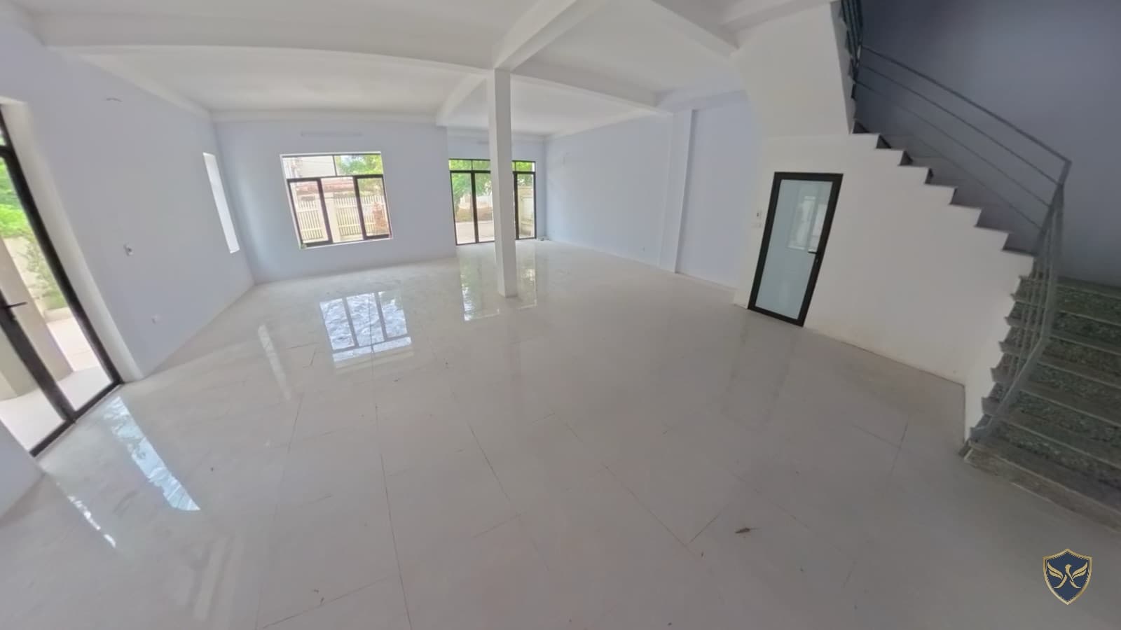 Hàng mới! Cho thuê biệt thự 320m2 Khu đô thị Geleximco Lê Trọng Tấn, hướng Đông Nam đón gió — ảnh 3 trong 9