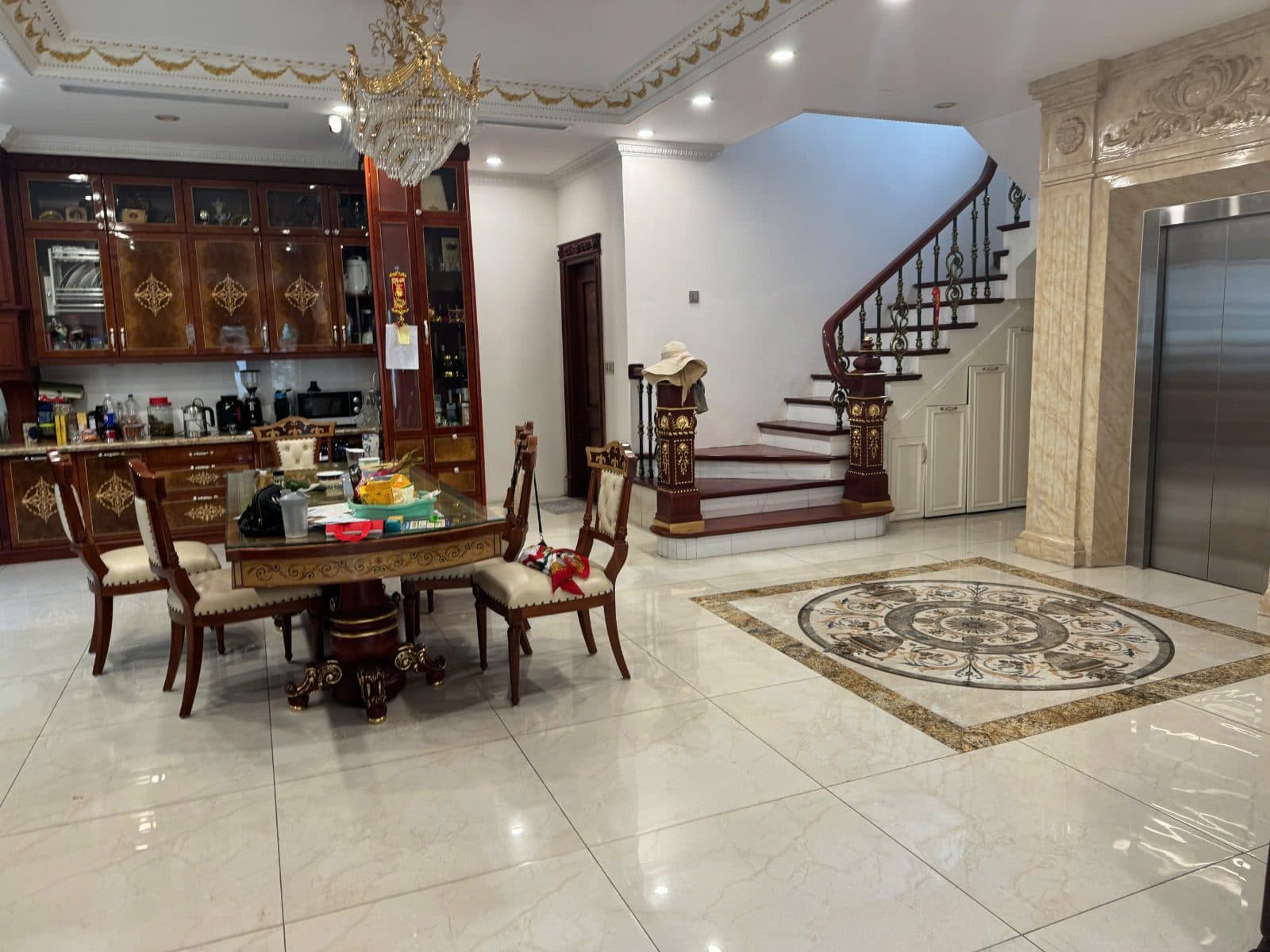 Cho thuê Biệt thự 350m² 4 tầng 6PN, Phường Dương Nội, Hà Nội