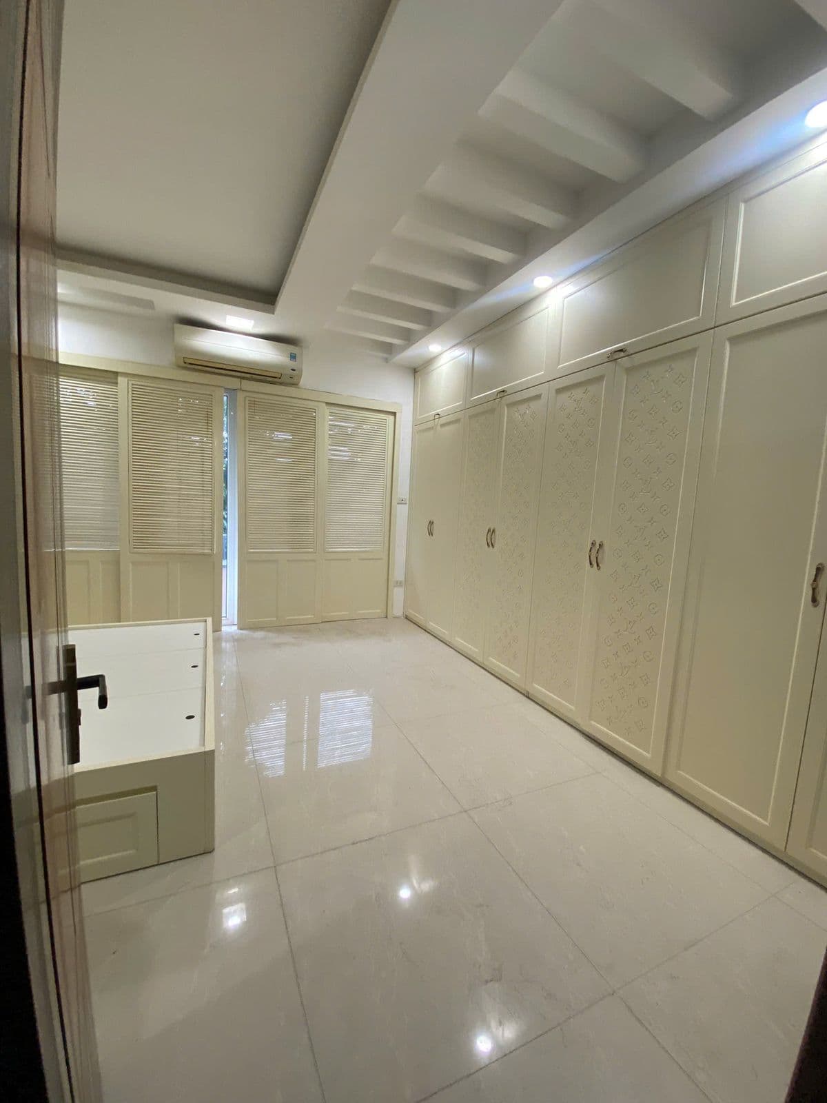 Nhà đẹp Cho thuê Liền kề 120m2 Khu đô thị Geleximco Lê Trọng Tấn 29 triệu/tháng — ảnh 2 trong 5