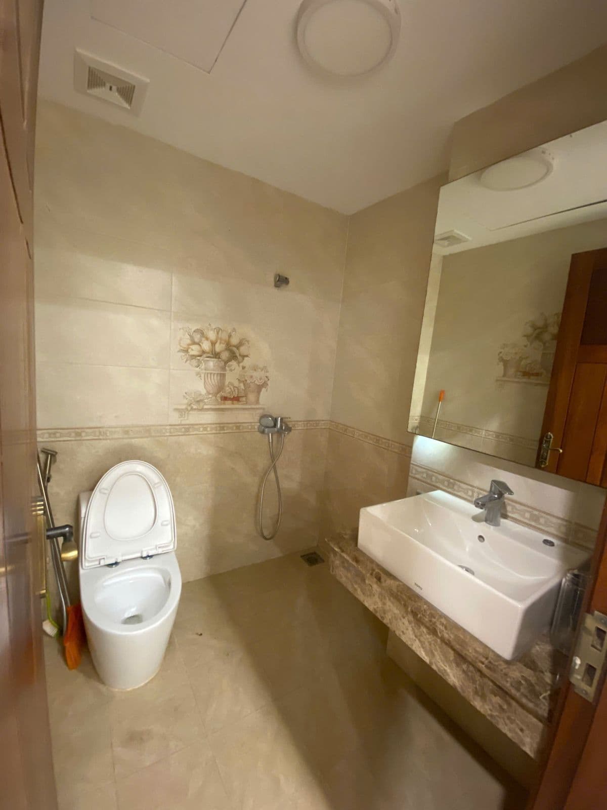 Nhà đẹp Cho thuê Liền kề 120m2 Khu đô thị Geleximco Lê Trọng Tấn 29 triệu/tháng — ảnh 3 trong 5