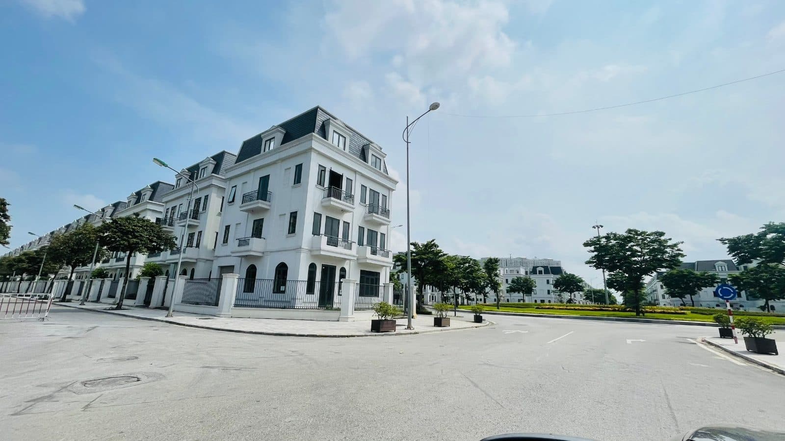 Solasta Mansion dãy R02 — biệt thự R02.15, 372,6m2 sàn, 30,9 tỷ — ảnh 3 trong 3