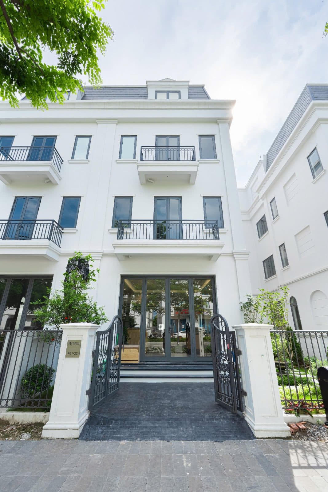 Biệt thự Q01.20 Solasta Mansion 212,5m2, sàn 435,5m2, đã có sổ