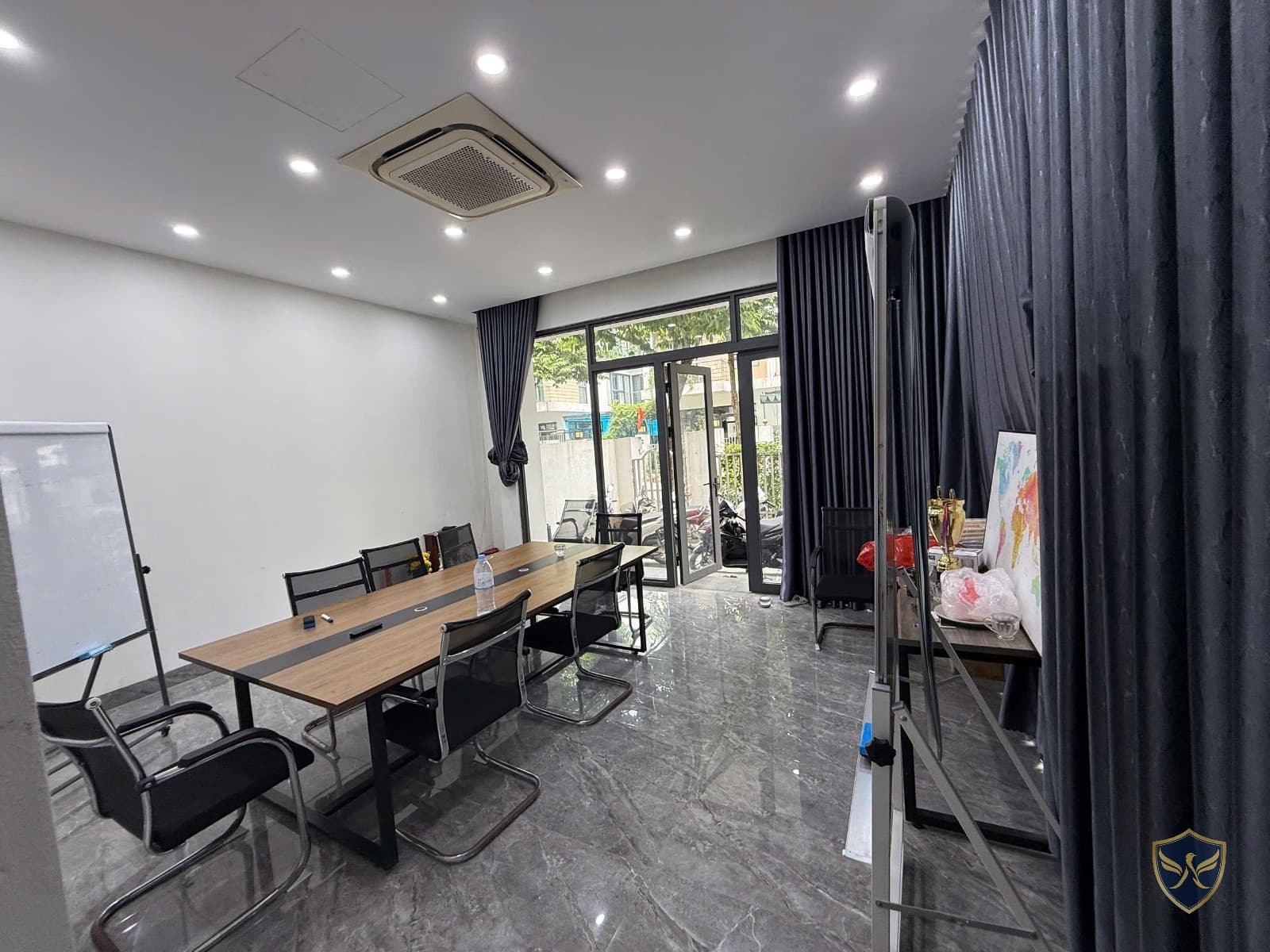 Biệt thự 180m² phường Dương Nội cần cho thuê - mặt tiền rộng 9m, ô tô tránh nhau, đường 11.5m