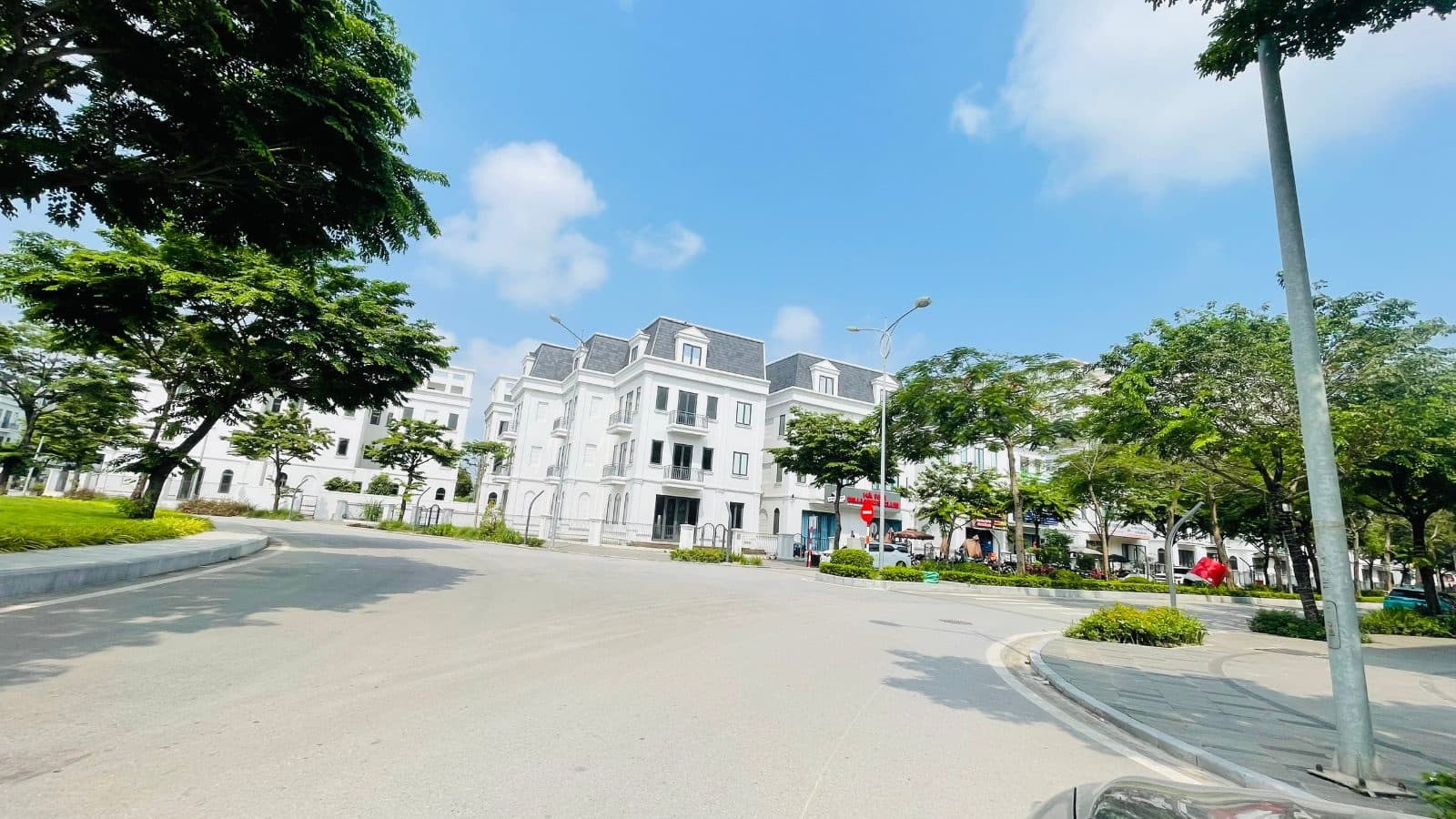 Biệt thự Solasta Mansion R03.20 170m2 — 79 triệu/m2 sàn — ảnh 3 trong 3