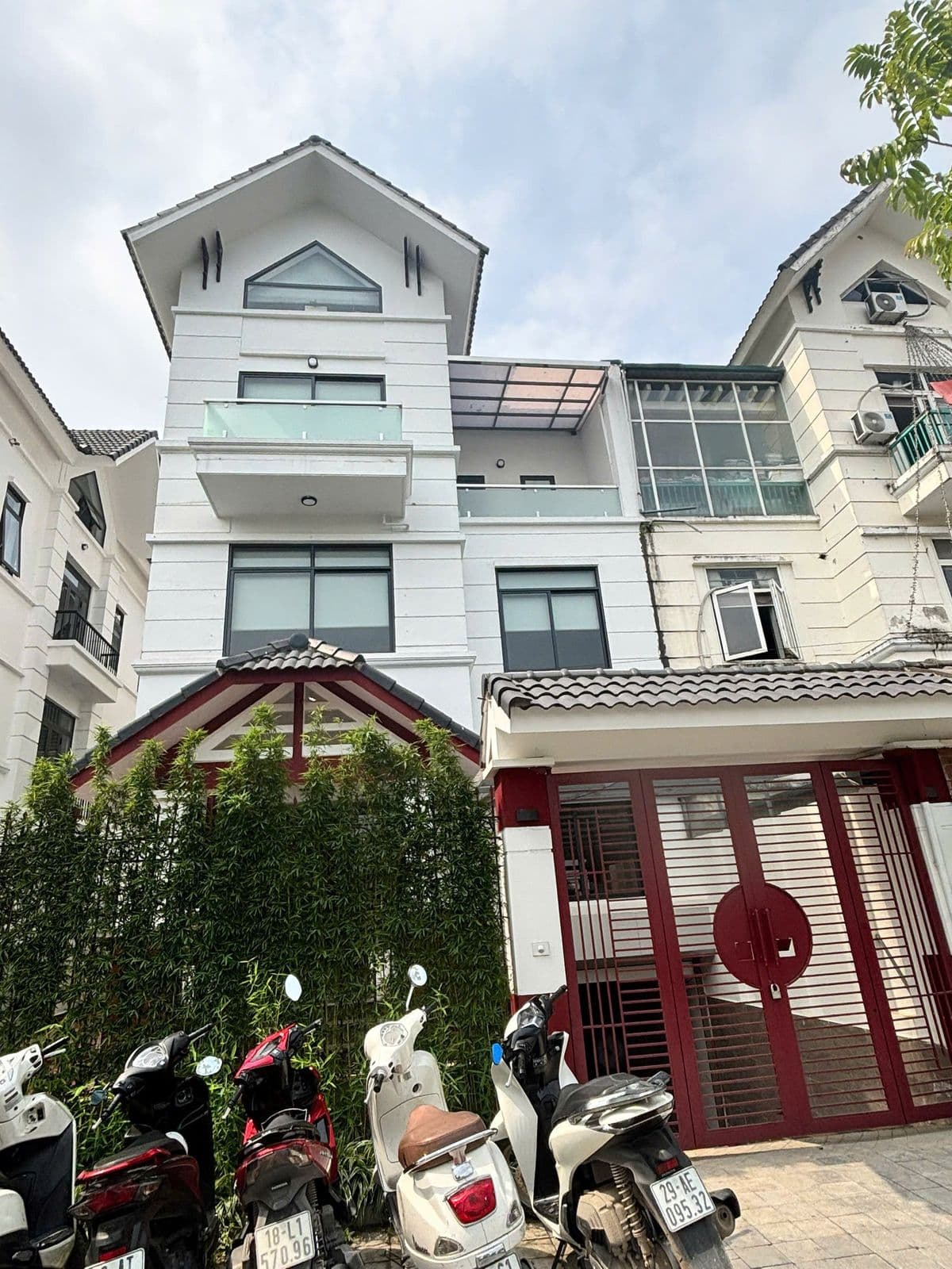 Trống ngay Cho thuê Biệt thự 200m2 Khu đô thị Dương Nội 50 triệu/tháng
