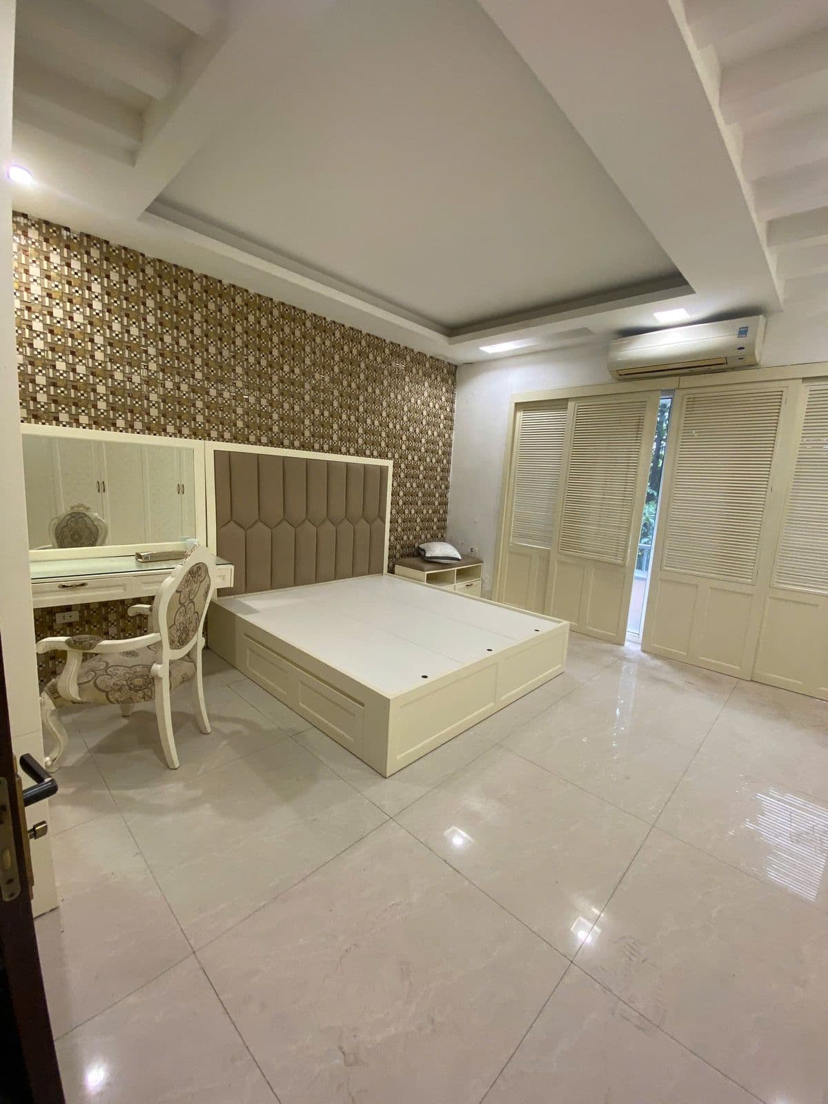 Cho thuê Liền kề Khu đô thị Geleximco Lê Trọng Tấn 120m2 5 tầng