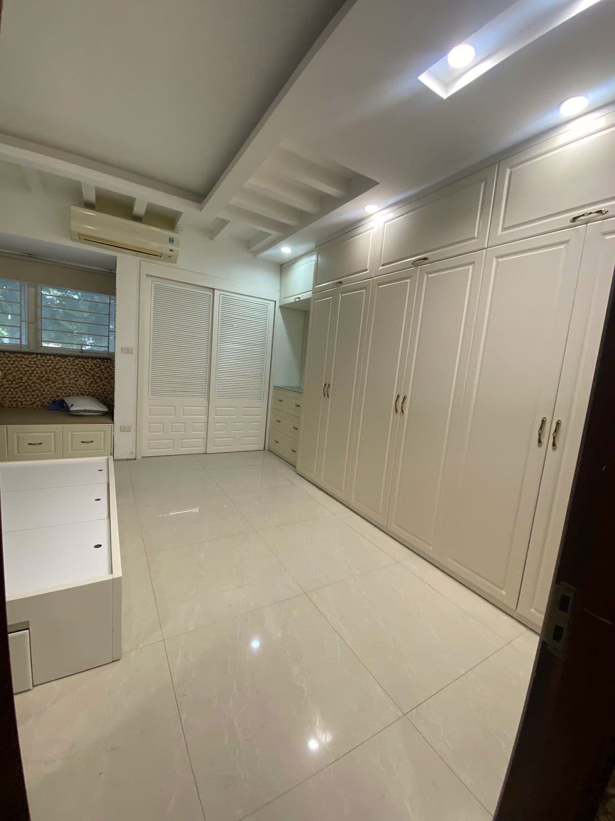 Siêu phẩm Cho thuê Liền kề Khu đô thị Geleximco Lê Trọng Tấn 120m2