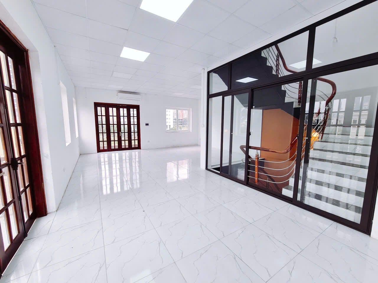 Duy nhất Cho thuê Biệt thự Khu đô thị Dương Nội 180m2, duy nhất khu vực — ảnh 4 trong 5