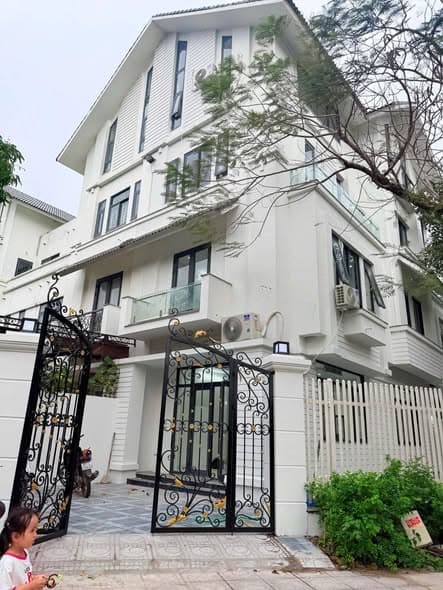 Đông Nam, 5 phòng ngủ: cho thuê biệt thự 153m² Geleximco Lê Trọng Tấn