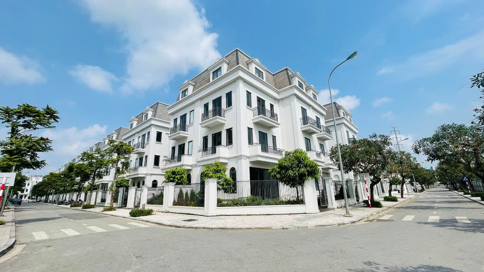 Biệt thự dãy R03 Solasta Mansion, căn R03.01, 200,67m2, KĐT Dương Nội — ảnh 3 trong 3