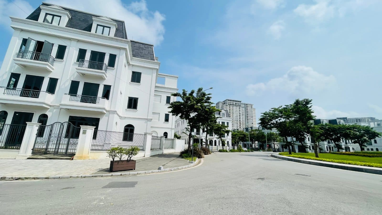 Biệt thự R02.16 Solasta Mansion, đất 170m2, KĐT Dương Nội Hà Nội — ảnh 2 trong 3